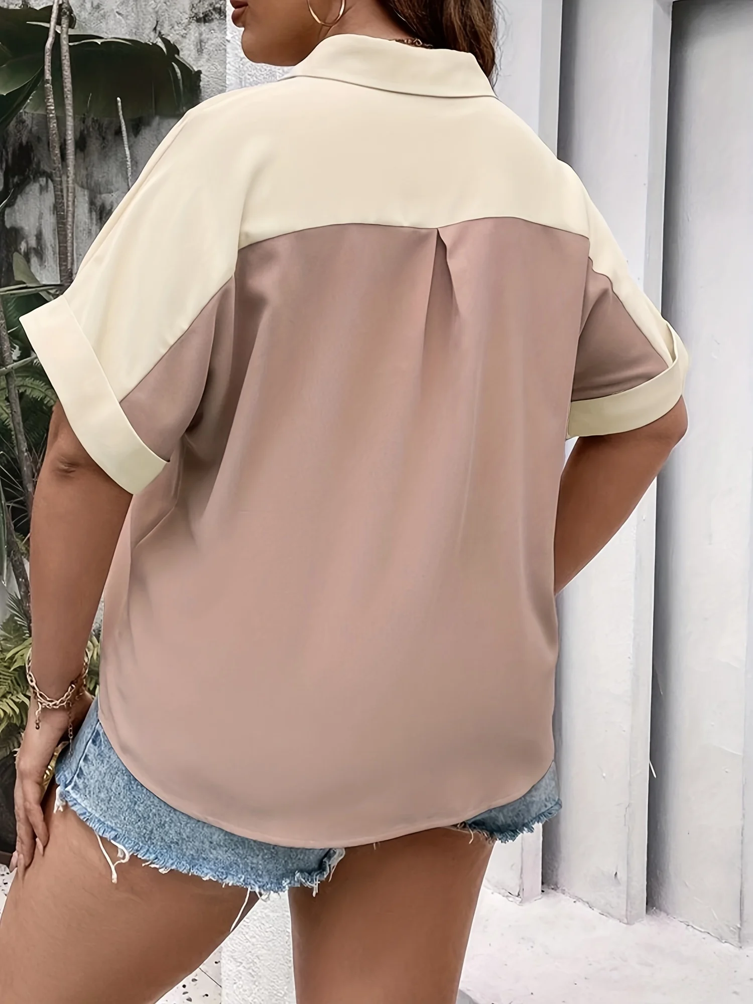 Women's Plus-Size V-Neck Button-Down Shirt with Contrasting Roll-Up Cuffs – Casual Top for Office, Outings, and Leisure