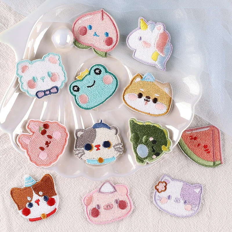 5 Pieces Cute Animal Head Badge Patch Decoration Self-adhesive Embroidery Cloth Stickers DIY Fusible Embroidered Patchs Anime