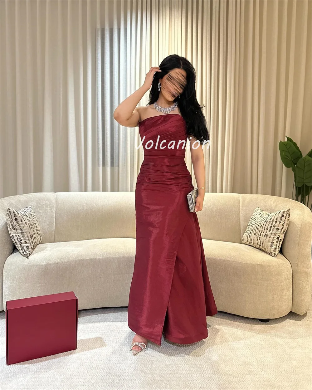 Tamaños de estilo moderno personalizados disponibles Charmeuse drapeado acanalado recto sin tirantes vestidos largos vestidos de ocasión a medida elegantes