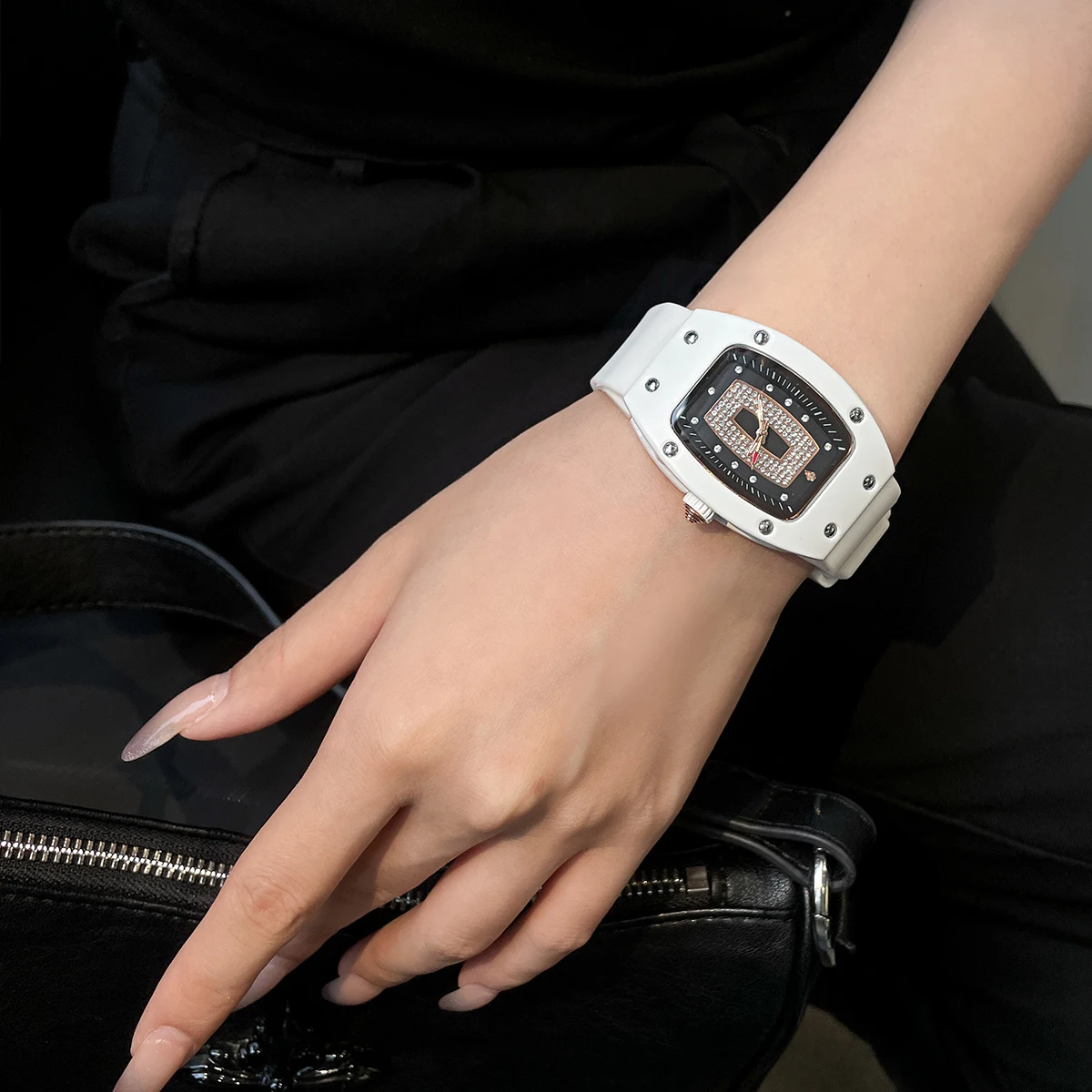 CILOA barrel-shaped watch for women, full of diamonds, light luxury, niche, new style, high-end ladies’ fashion style, silicone