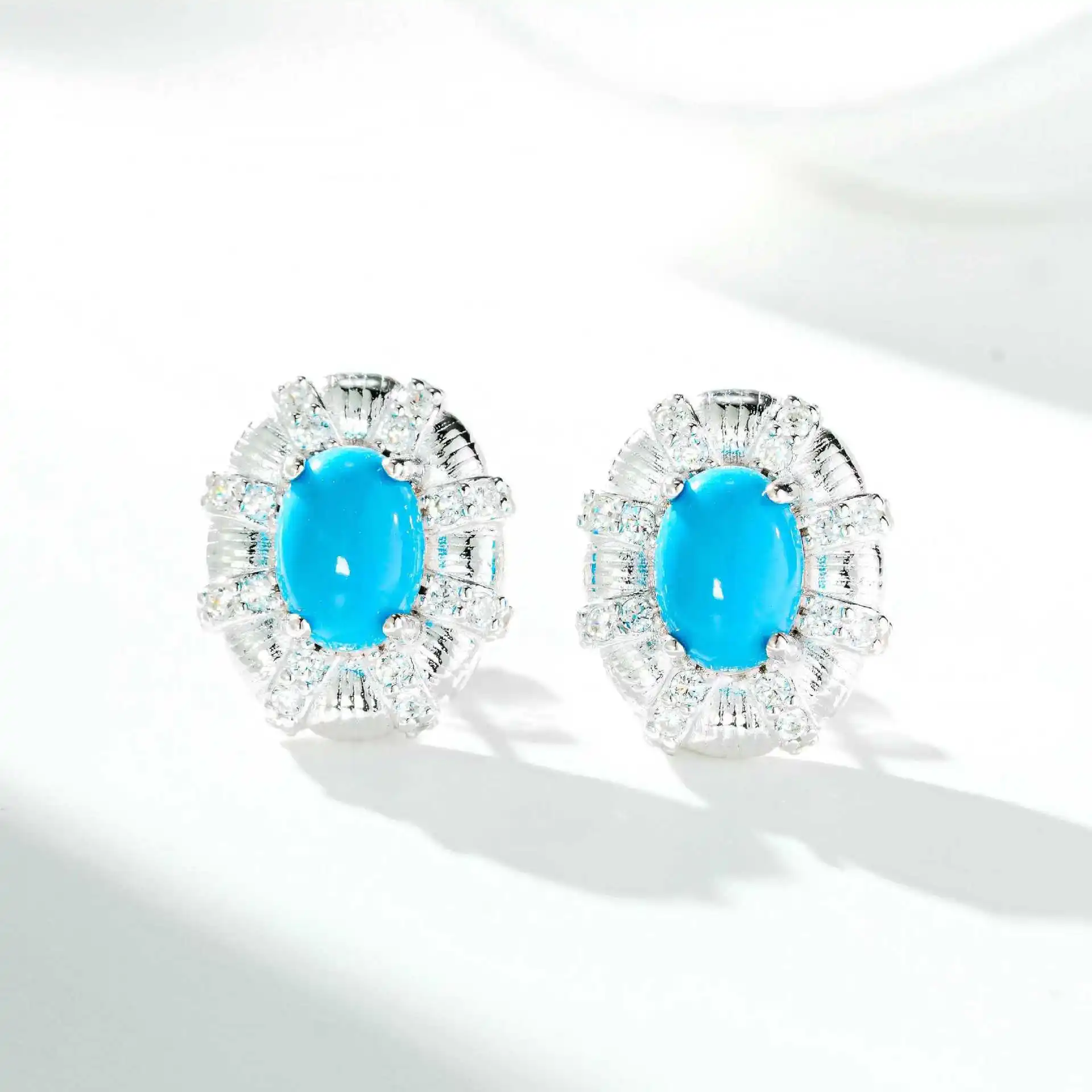 Ovale Cabochon-Ohrstecker aus blauem Türkis für Damen, 5×7mm, Edelstein, massives Platin PT950, edle Schmuckohrringe – Detail 1