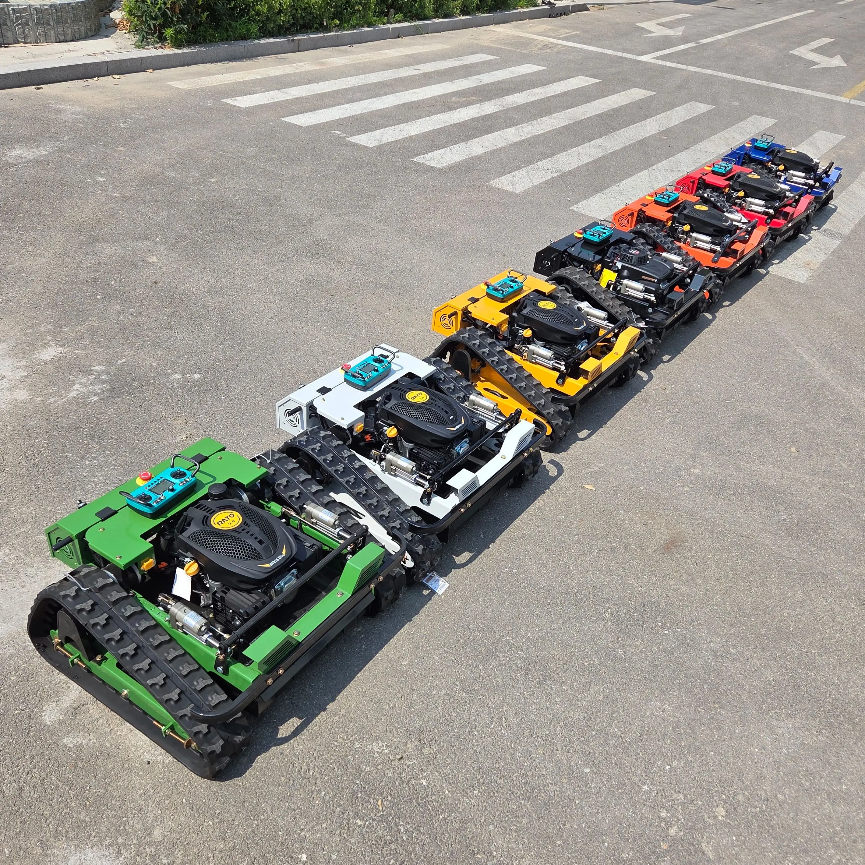 

All Terrain Usable Rechargeable Lawn Mower Zero Turn Slope 45° Smart Remote Control Robot Garden Machine