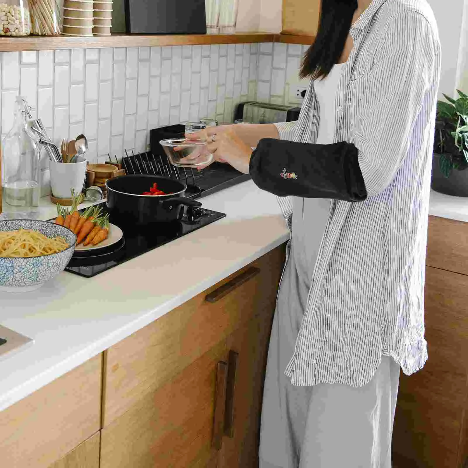 2 Pairs Sleeve Gloves for Cleaning Creative Sleeves General Hotel Kitchen Oil-proof Simple Polyester Family Toddler Cooking