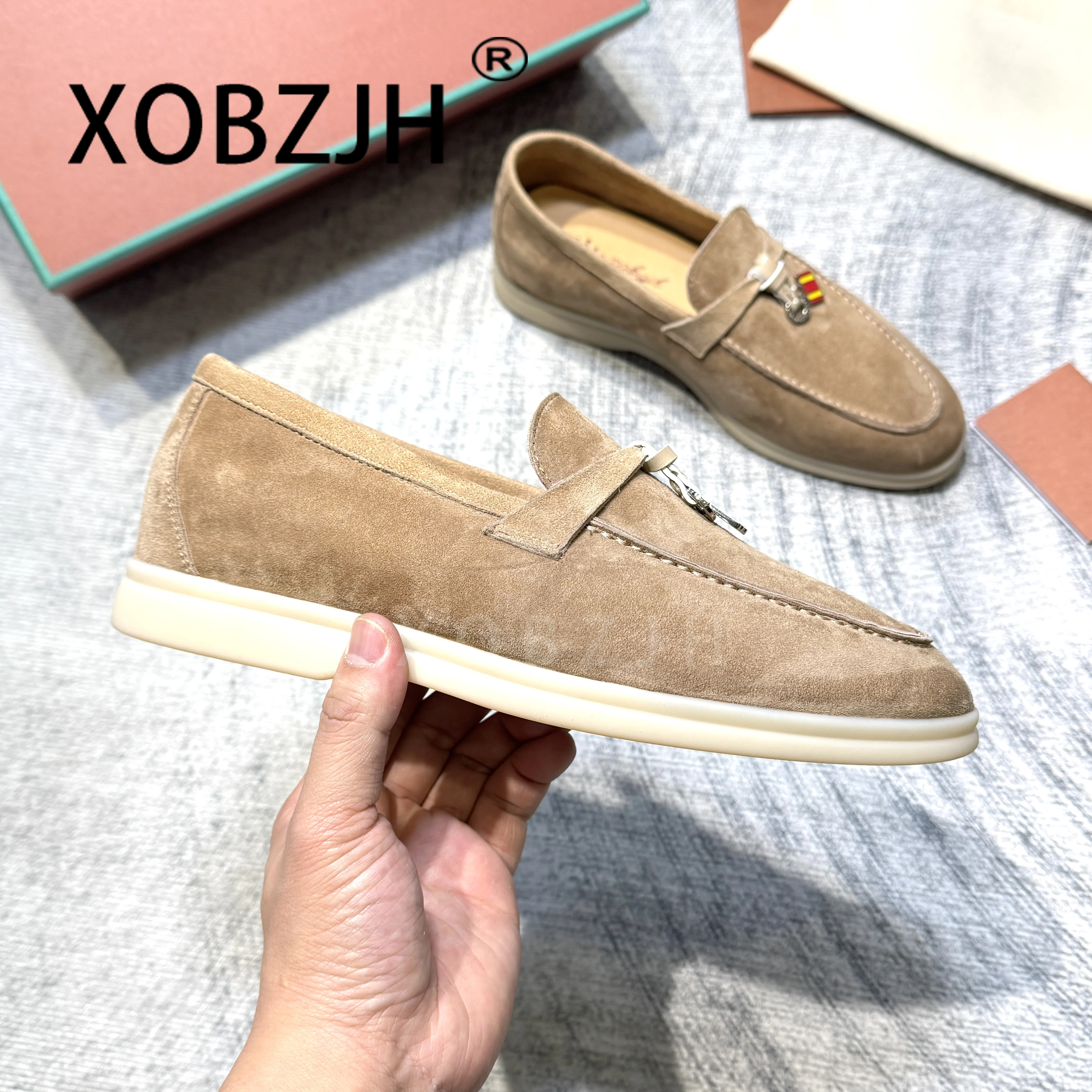 2025 Moccasines Summer Walk Women Loafers Shoes Spring Autumn Fashion CausaleLeather Metal Pendant Flat Shoes Free shopping