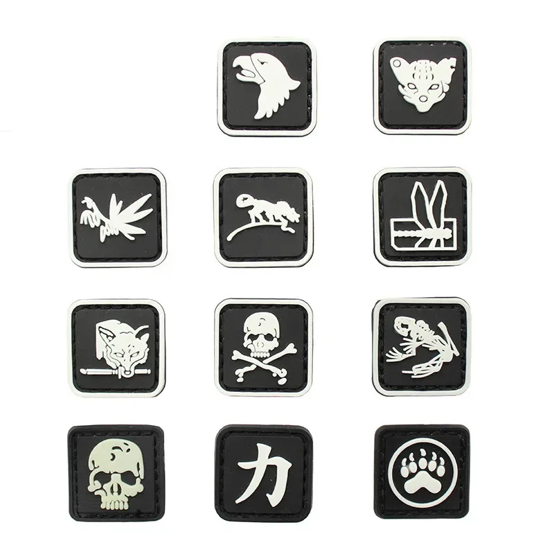 PVC Luminous Mini Tactical Badge 2.4*2.4cm Square Logo Hook&loop Rubber Patch Group Sign Task Tag for Backpack Deco Customizable