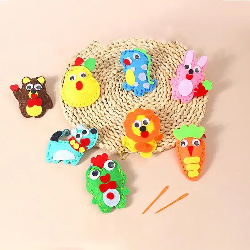 Kid Sewing Craft Kit 8 Felt Stuffed Animals Dolls Easy Activities & Projects Sewing Kit for Beginner 6 Years Old Kids Learn