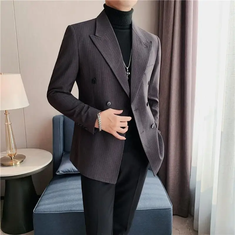 Classic Luxury Striped Men Suit Jacket Fashion Double Breasted Business Office smoking da sposa Blazer Slim Fit maschile di alta qualità