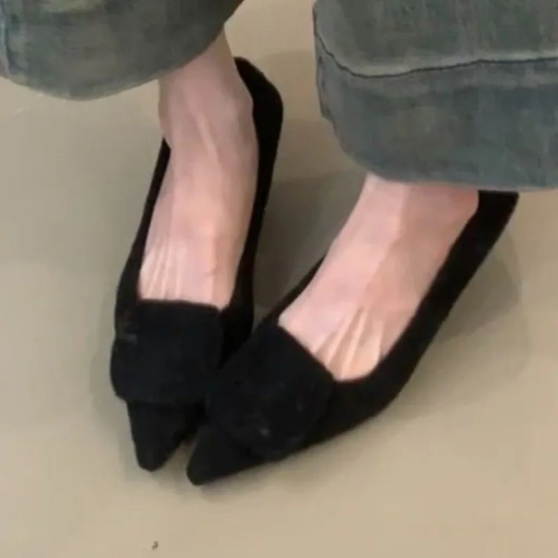 جديد أزياء المرأة الجلد المدبوغ عارضة الكعب الخنجر 2025 العلامة التجارية مصمم الربيع عالية الجودة فستان حفلة المرأة عالية الكعب حجم كبير