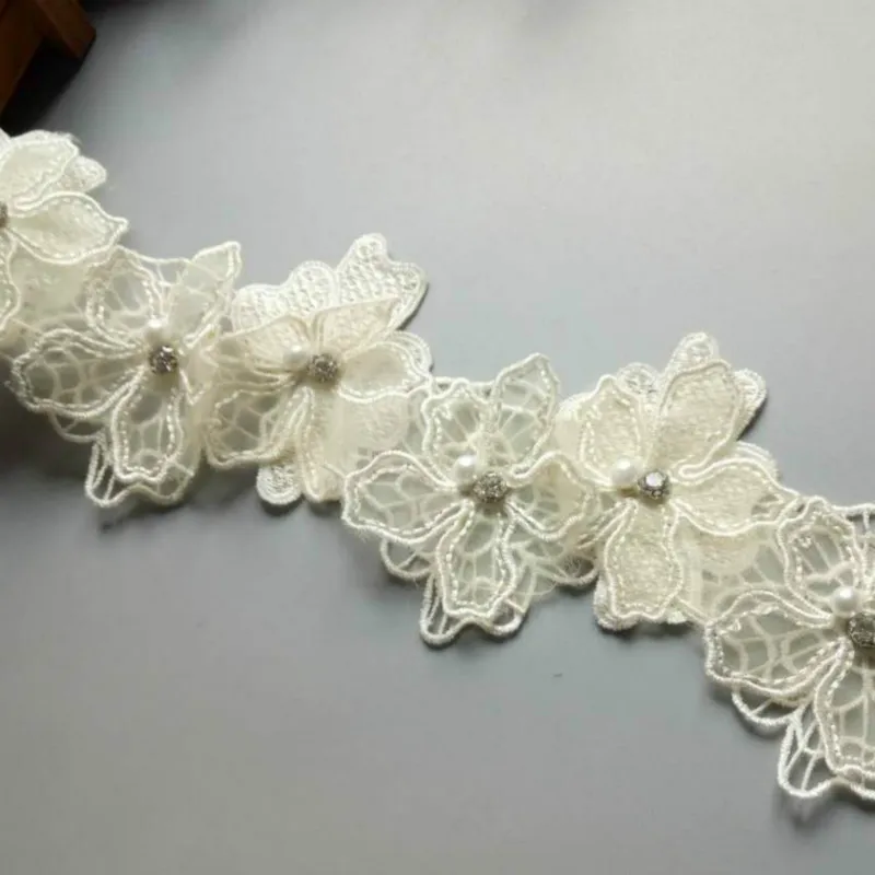 

20Pcs/Lot Ivory Petal Flower Organza Embroidery Fabric Lace Patch Trim Clothes 3D Beading Flower Wedding Dress Diy Applique