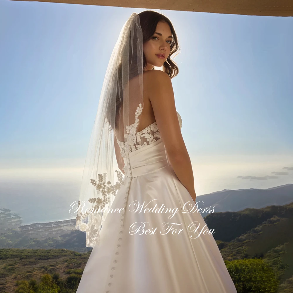 Modernes Spitzen-Brautkleid in A-Linie mit trägerloser Falte, ärmellos, offener Rücken, Satin-Knöpfe, Brautkleid, Vestidos de Novia, individuell gestaltet