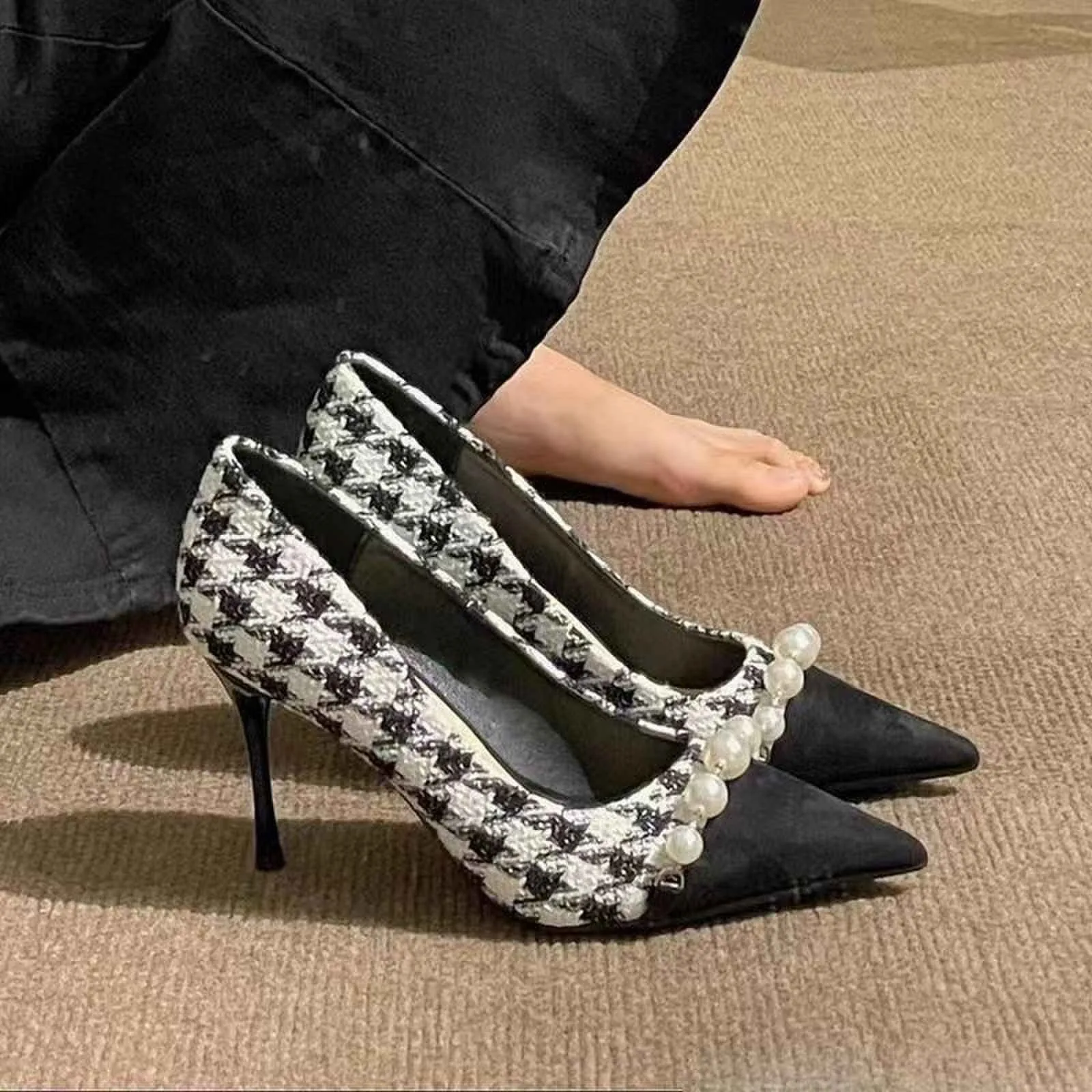 Nuove donne Tacchi alti Décolleté Punta a punta sexy Tacchi sottili Lady Perla Catena di metallo Scarpins Stiletto Zebra Plaid Scarpe Plus Size 42