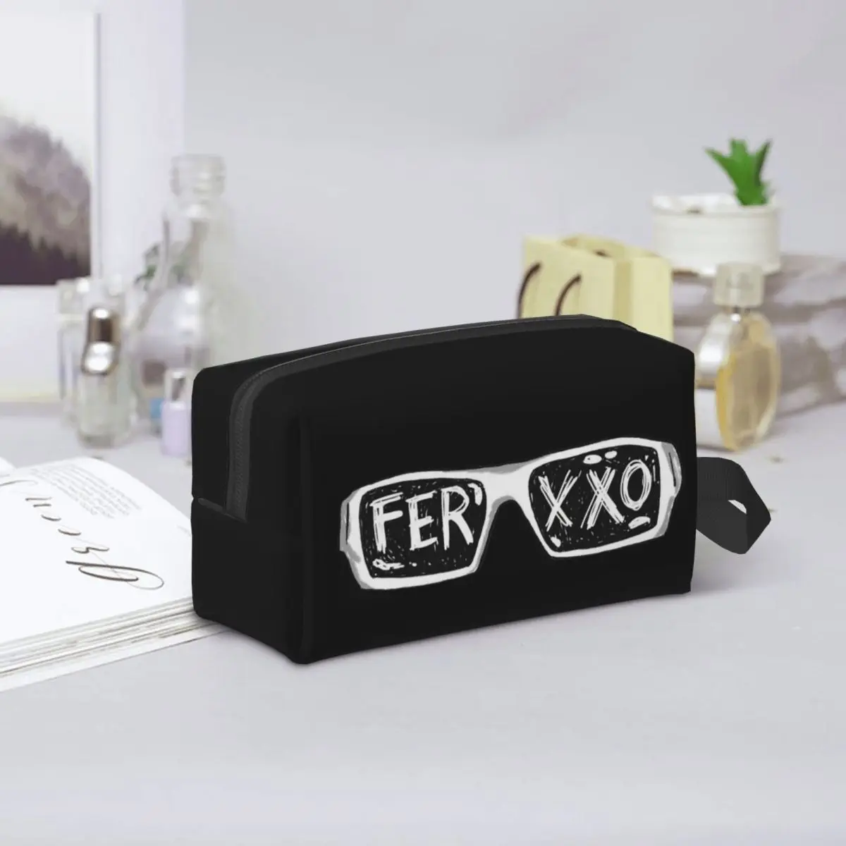 

Ferxxo Glasses - Feid Logo Classic Sticker Makeup Bag Cosmetic Organizer Storage Dopp Kit Toiletry Cosmetic Bag for Women Beauty