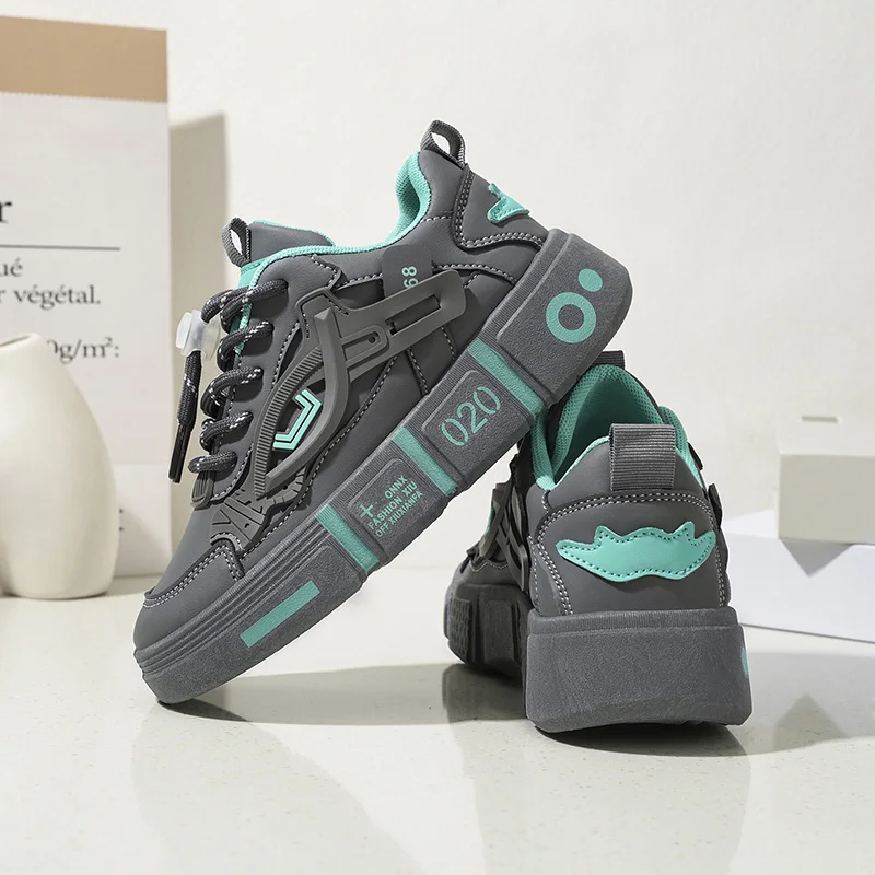 Parental-style children's sports shoes with breathable leather upper running shoes with low heel casual board shoes