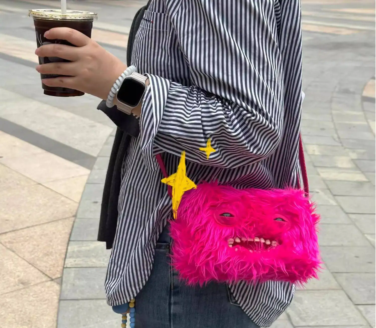 本物のフガラー醜い歯のモンスターぬいぐるみバッグ、クロスボディバッグ、キュートな財布、バックパック、ウォレット、漫画の動物、チェーンストラップ付き、在庫あり