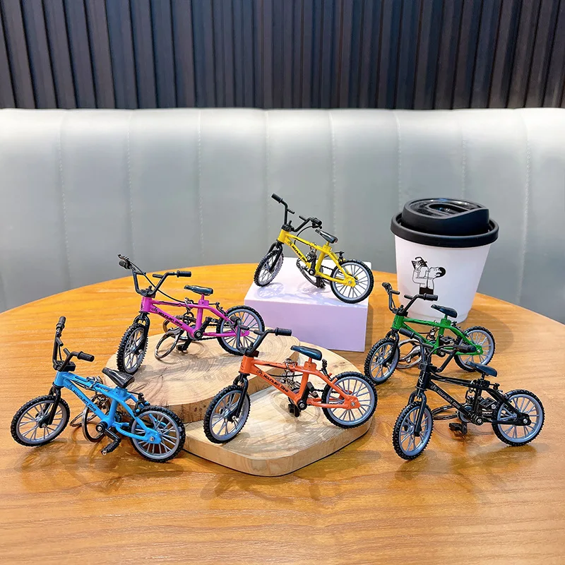 Mini Alloy Model Bicycle Keychain Retro Double Lever Bike Bag Pendent Key Chain Toy For Children Men Collector Souvenir Gift