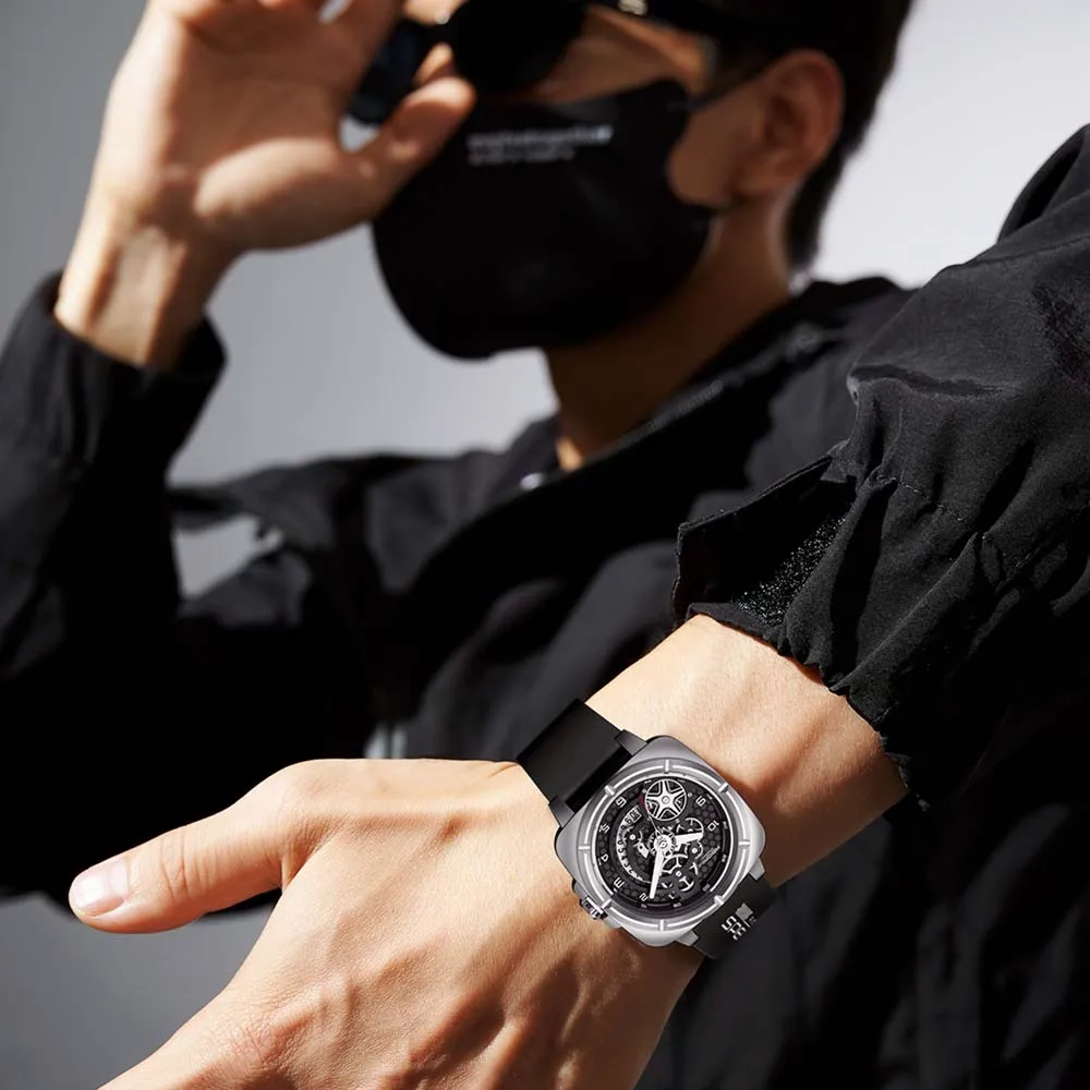 أزياء الرجال الرياضة ووتش حزام السيليكون ساعات كوارتز عالية الجودة للماء مضيئة عارضة الميكانيكية نمط العصرية الرجال الهدايا