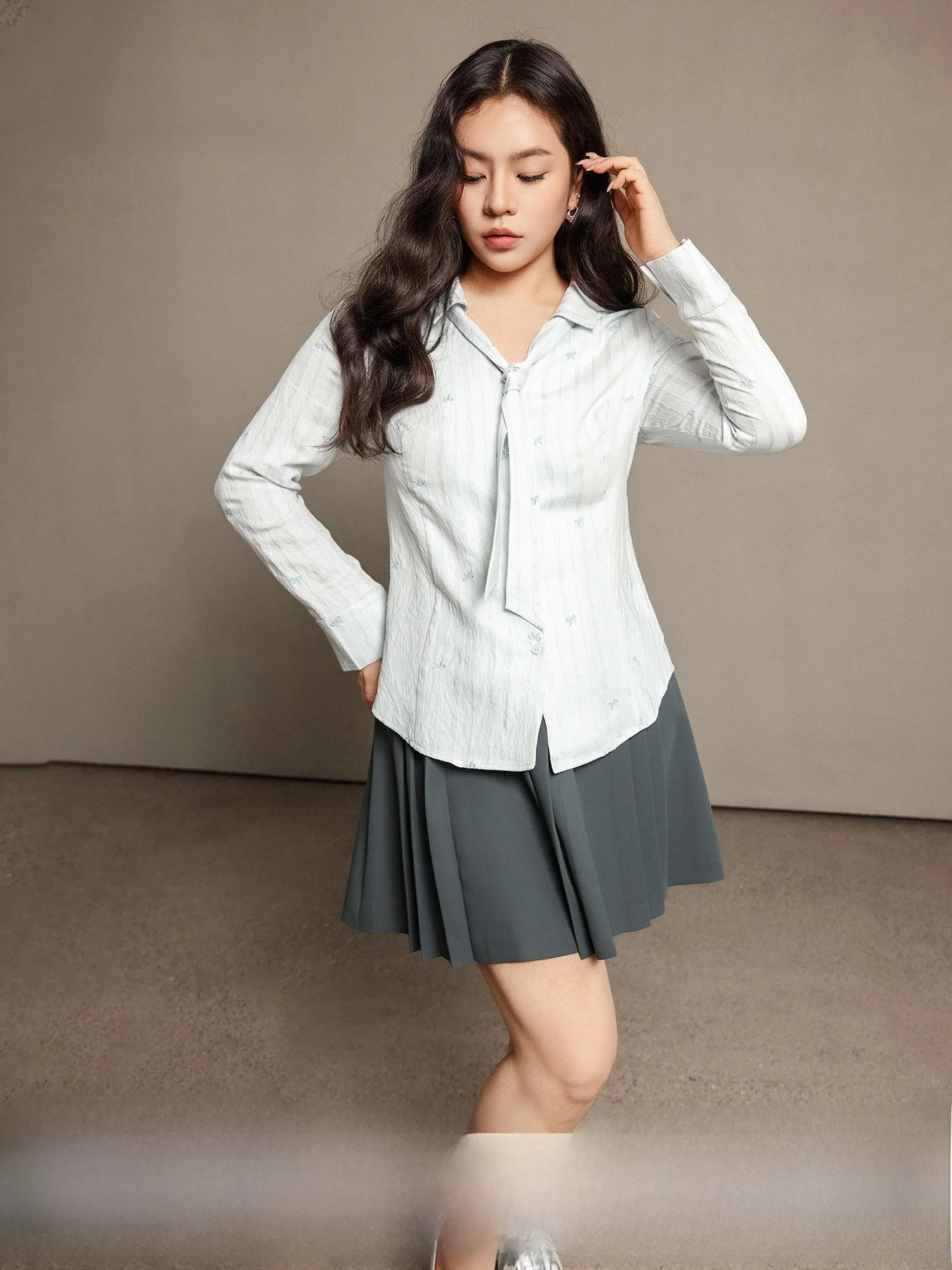 

Plusmall Spring New Casual Sle Women's irt with Bowknot Embroidery V-ne Tie Design Stripe Pattern Stand Fit