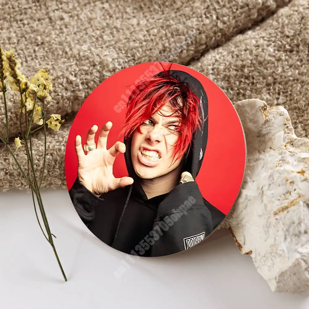 Singer Y-Yungblud 21st Century Liability Wooden Cup Mat Cappuccino Vodka Juice Water Coaster for Flower Shop