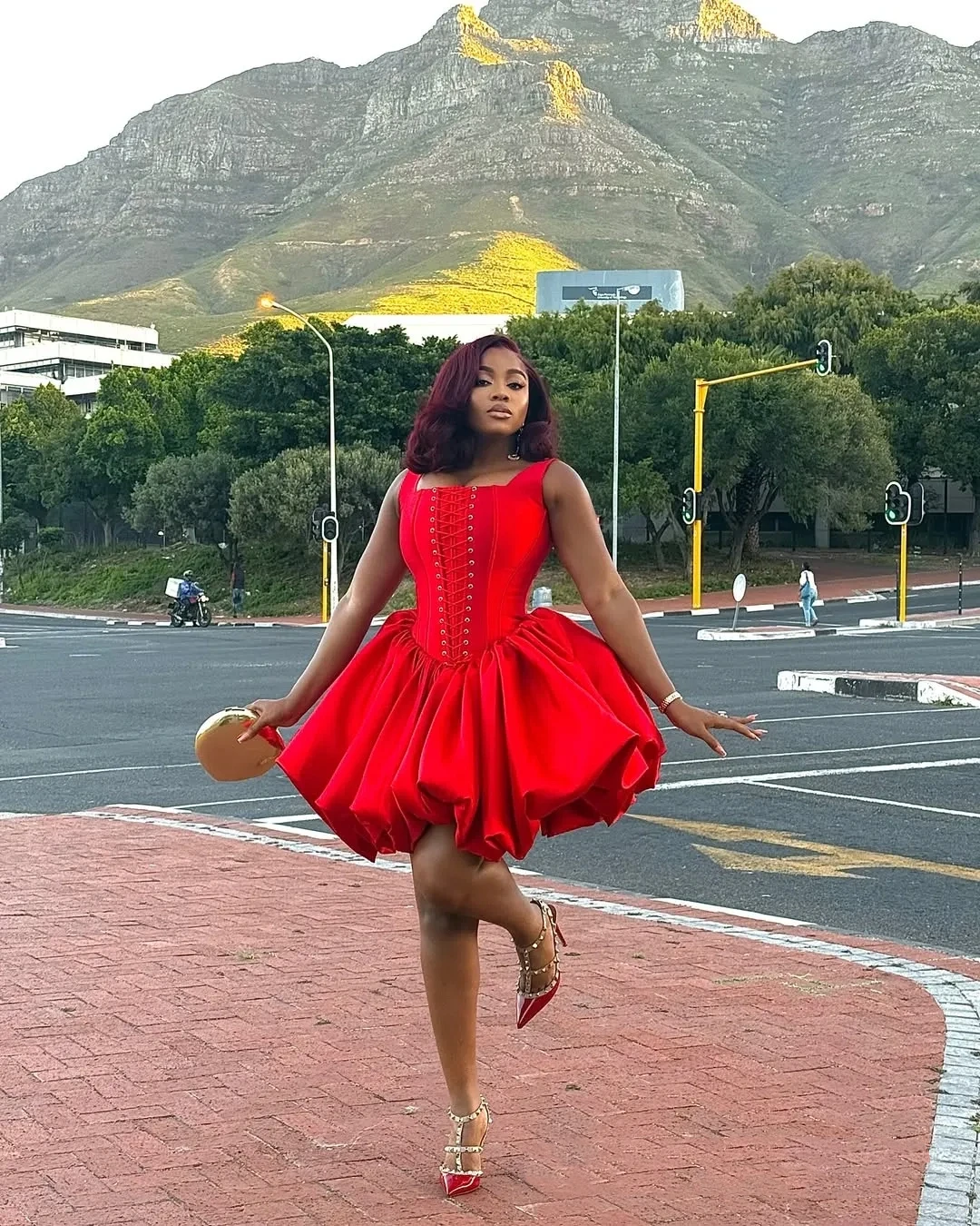 Customized New Mini Short Aso Ebi Red Cocktail Dress Sexy Knee Length Special Occasion Strap Ruffle Party Evening Dress 2025