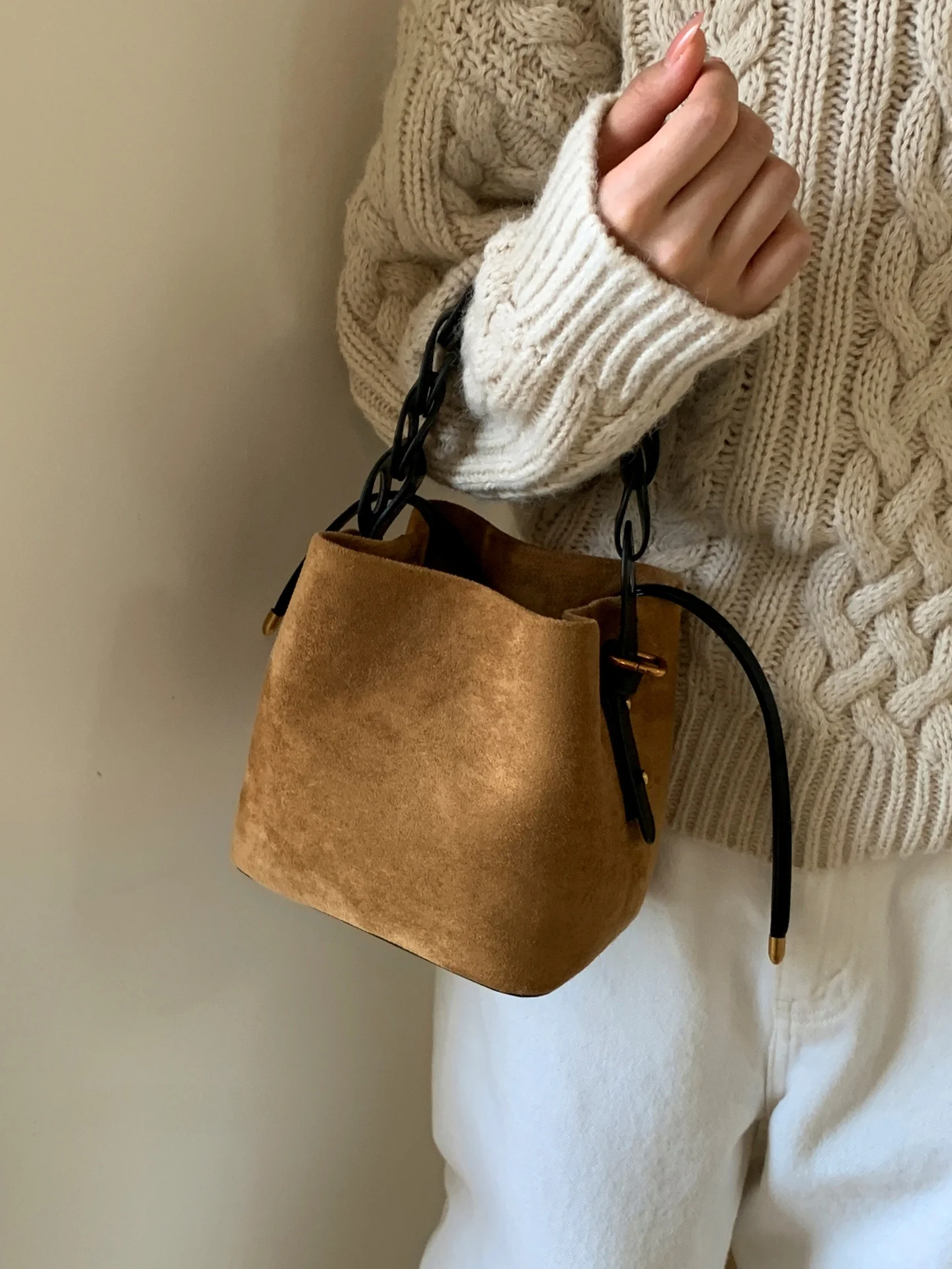 

Ретро-сумка кросс-боди из замши для женщин, городская сумка через плечо, простая городская сумка с мягкой ручкой, маленькая сумка-ведро