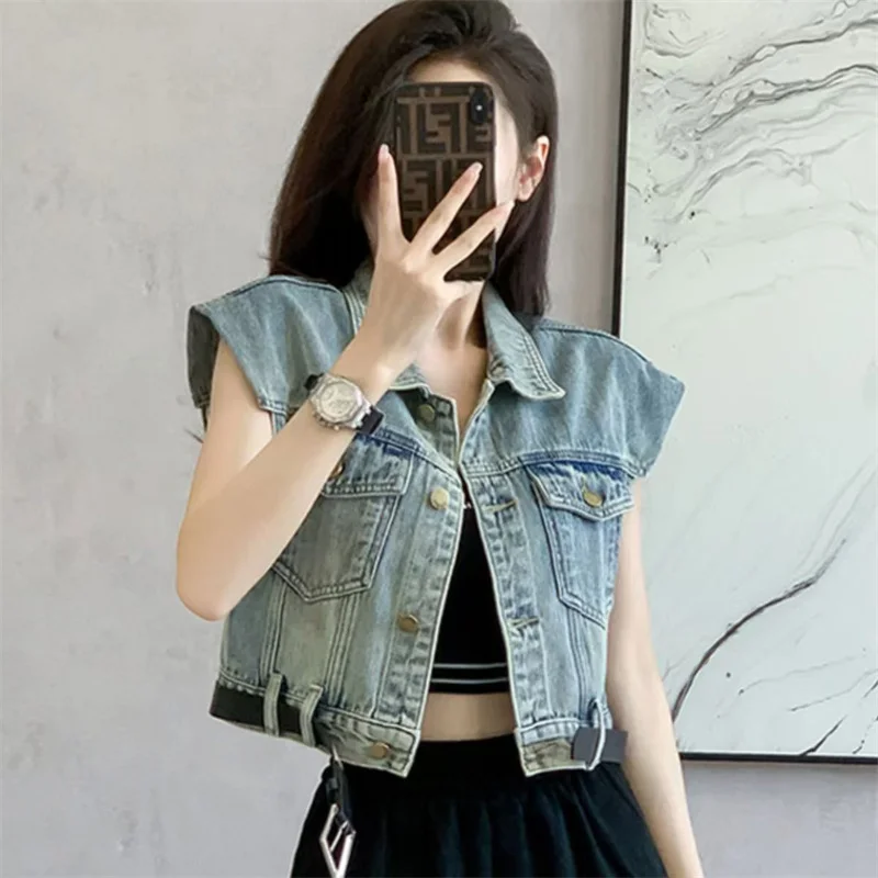 

The Design Of Denim Vest Women's Summer 2024 New Fashion Age-reducing Small Flying Sleeves Loose Retro Tank Top Short Coat Top