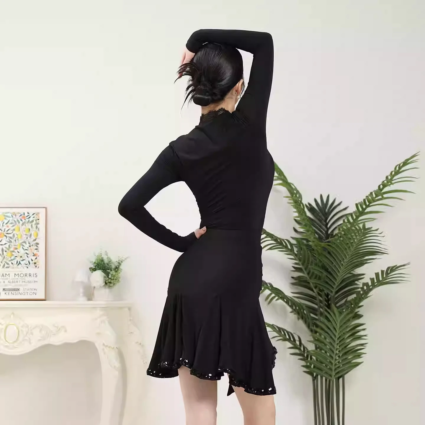 Damen-Latin-Tanz-Performance-Kostüm, sexy Spitze, langärmeliges Oberteil + kurzer Rock, 2-teiliges Tango-Chacha, professionelles Wettkampf-Set