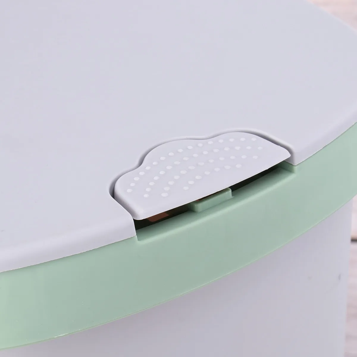 1Pcs Flip Lid Trash Can Large Capacity Light Green Silent Closing Push Button Pedal Opening Plastic Garbage Can Kitchen Living