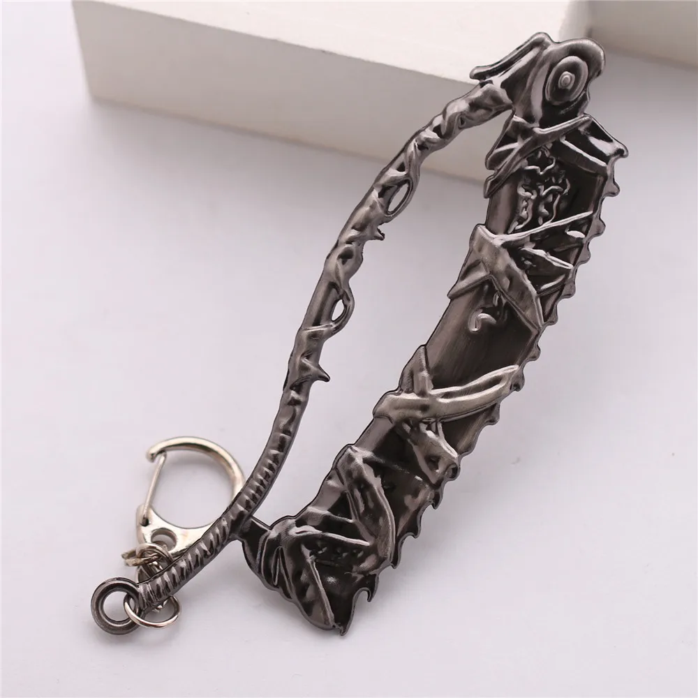 Vintage Bloodborne Axe Metal Keychain PS4 Warrior Weapon Model Key Ring for Men Car Key Finder Fans Collectible Jewelry Gifts