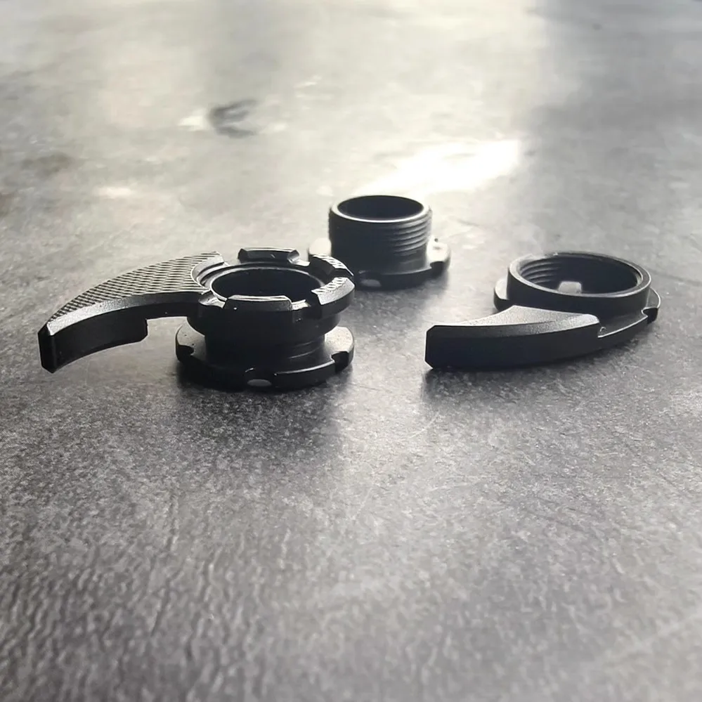 For Spyderco Folding Knives and Other Round‑Hole Blades 1 Piece Aluminum Alloy Black Tusk Quick‑Open Quick‑Release Buckle