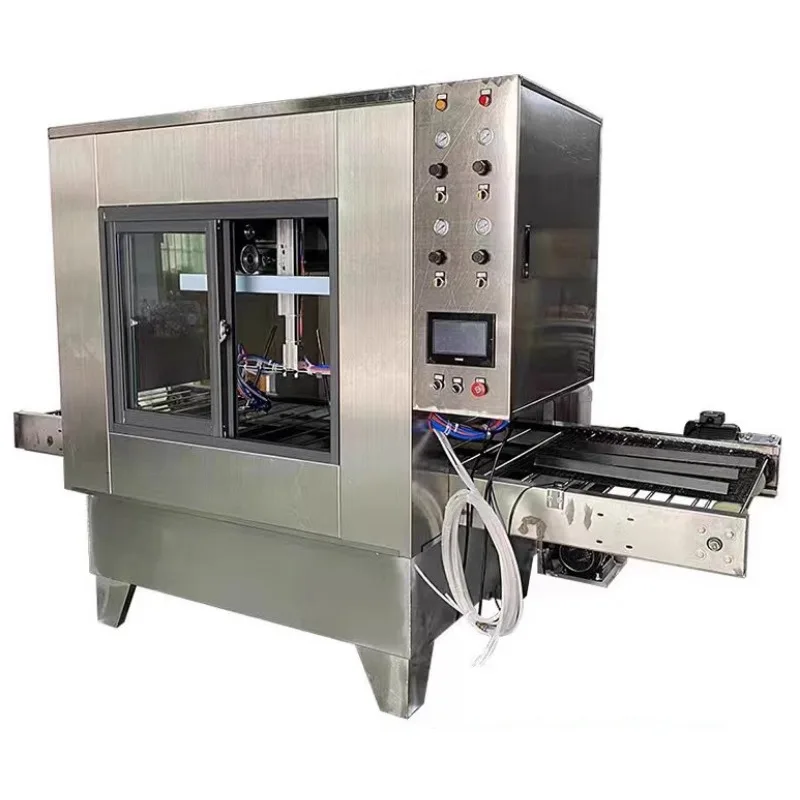 Vollautomatische Farbspritzmaschine. Spritzmaschine für hin- und hergehende Ebene. Automatische Spritzmaschine mit fünf Achsen