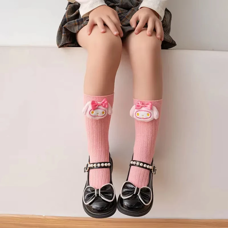 Kaus kaki panjang lutut untuk anak perempuan lucu Sanrios Cinnamoroll Kuromi Melody ungu kaus kaki panjang selutut Anime kartun imut anak-anak hadiah kaus kaki tabung tengah balita