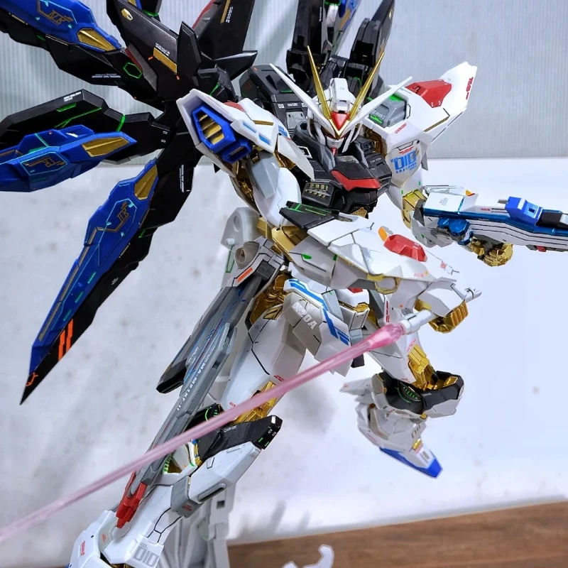 Daban 8802 Strike Freedom Mg 1/100 تجميع أطقم منمذجة بدون أجنحة خفيفة مقياس نموذج بلاستيكي لعب الصبي مفاجأة هدية تحصيل