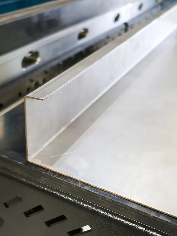 Máquina dobrável de placa de freio hidráulico HARSLE Factory 6 + 1 eixos CNC 2500MM com controlador DELEM
