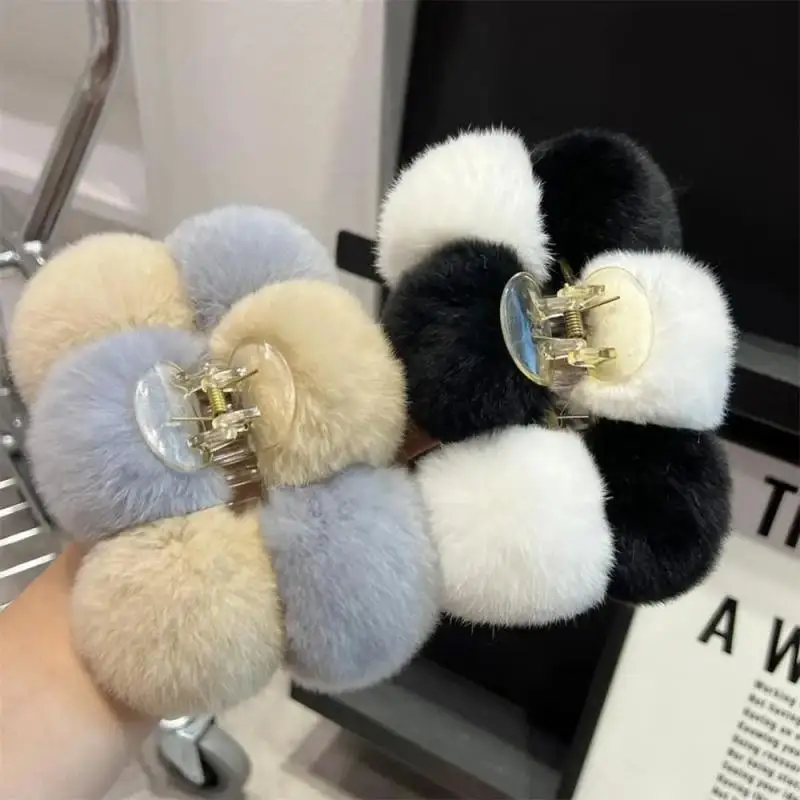 Winter Large Fur Hair Claw Crab Fashion Plush Hair Clip Women Girl Large Shark Clip Hairpins Barrette Headwear Hair Accessories