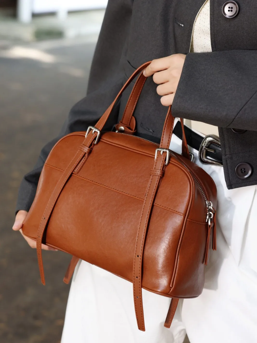 

Design-Conscious Niche Cowhide Bag, Women's New Shoulder Bag, Large Capacity Women's Messenger Bag, Genuine Leather Women's Bag