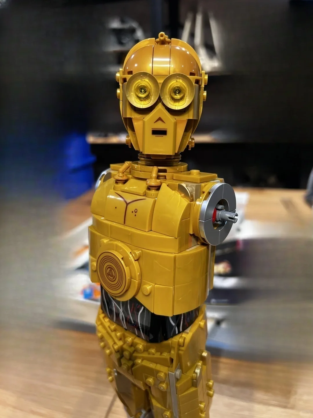 عارضة أزياء ذهبية جديدة من MOC لتزيين المنزل، هدايا العيد للأطفال الأولاد والبنات؛