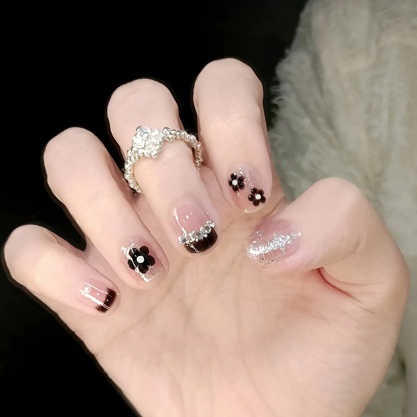 24 قطعة Bowknots الحب القلب نمط اضغط على الأظافر لطيف الطازجة قصيرة مستديرة النمط الفرنسي الأظافر كاذبة الكورية الحلو يمكن ارتداؤها وهمية مسمار