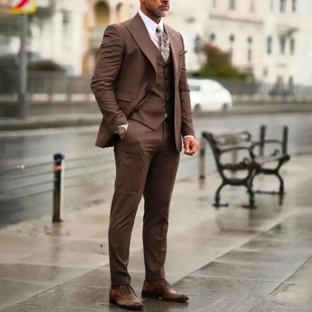 

Classic Brown Suits for Men Wedding Business Formal Tuxedo 2025 Vintage Peak Lapel Custom 3 Pcs Jacket+Pants+Vest Costume Homme