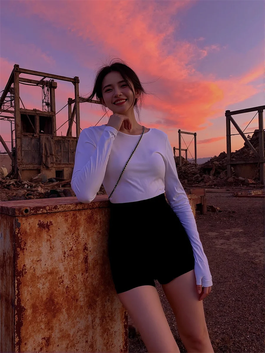 Pantaloncini larghi sexy a vita alta progettati eleganti abbigliamento da donna invernale in nylon micro-svasato Homewear Lounge Lady caldo anti-freddo Ins