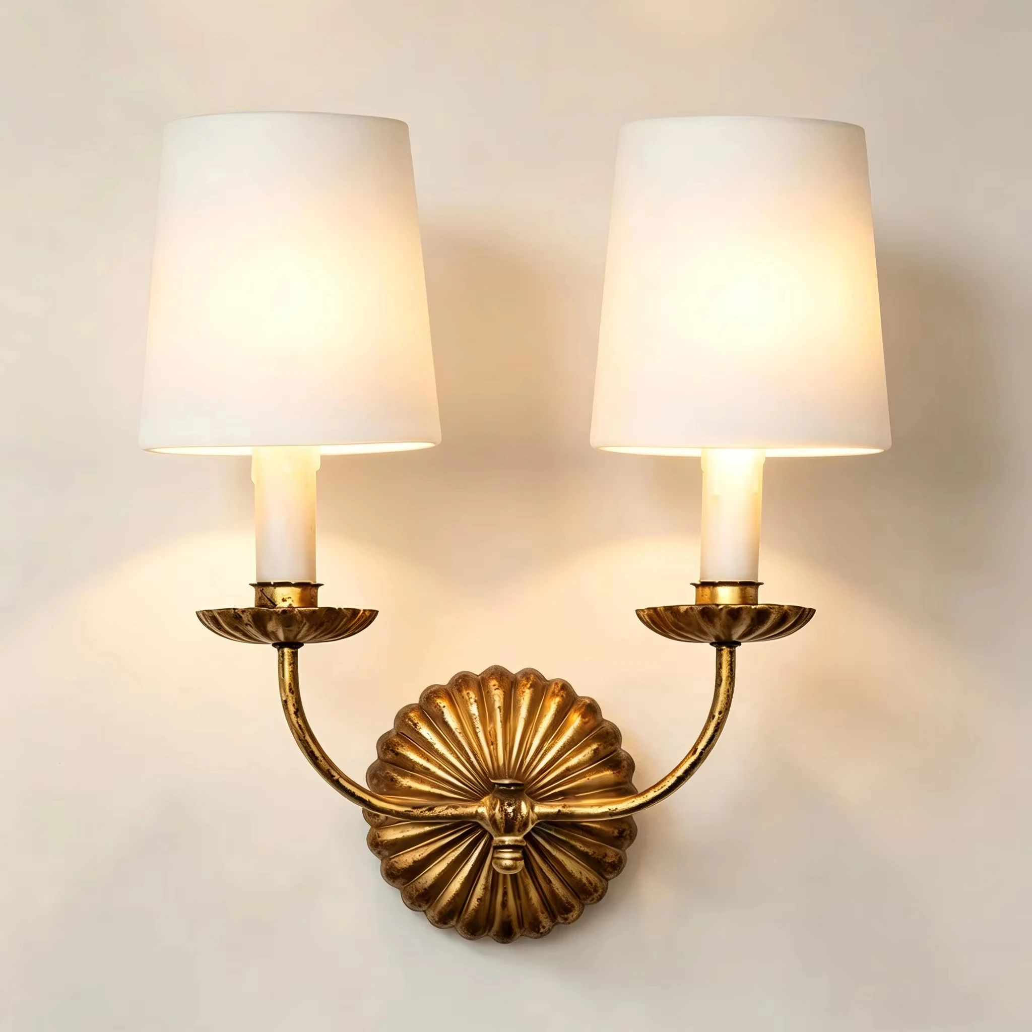 American Retro Wall Lamp Gold Foil Retro Light Fixture Living Room Decoration Fabric Lampshade Staircase Corridor Lighting