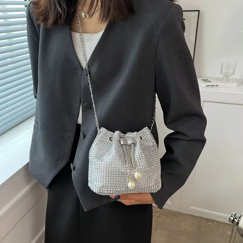 Women Fashion Diamonds Rhinestone Bucket Bags Retro Pearl Chain Ladies Shoulder Bags Shiny Small Crossbody Bags Female Handbags