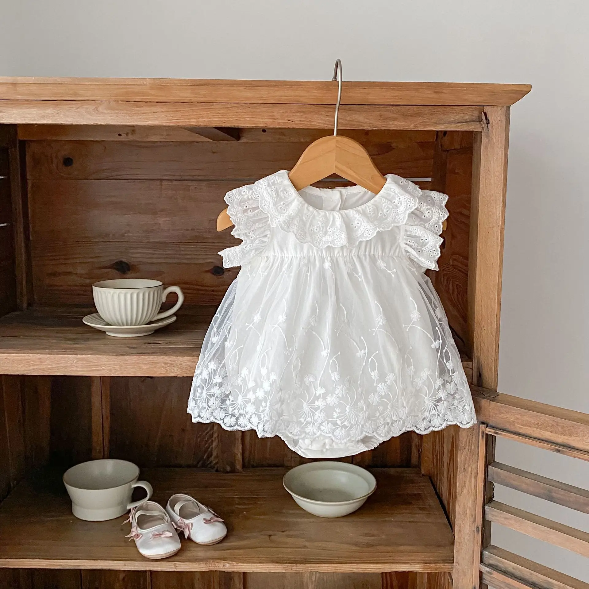 

Summer Baby Clothes with Flying Sleeves and Triangular Climbing Clothes, Korean Style Mesh Lace and Lace Round Neck Jumpsuit