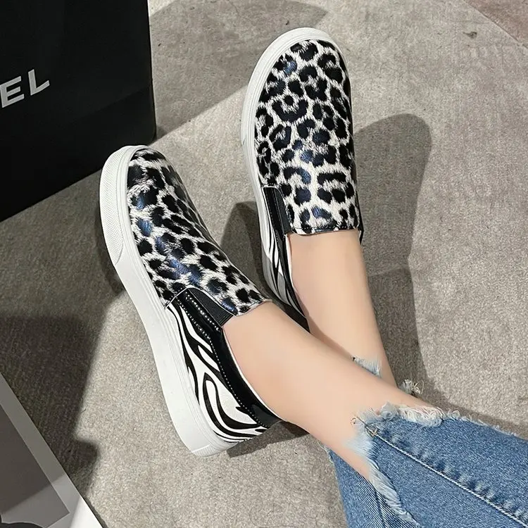 2023 Women's Sneakers Fashion Leopard Print Flat Outdoor Sports Skateboard Shoes Ladies Vulcanized Shoes Women Shoes