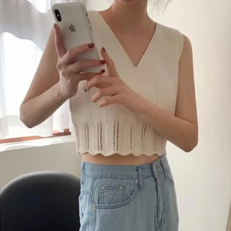 Summer New Chic Hollow Out Slimming No Sleeve Base Layer Cropped Navel V-neck Knitted Tank Top Slim Fit Known As Cropped Tanks