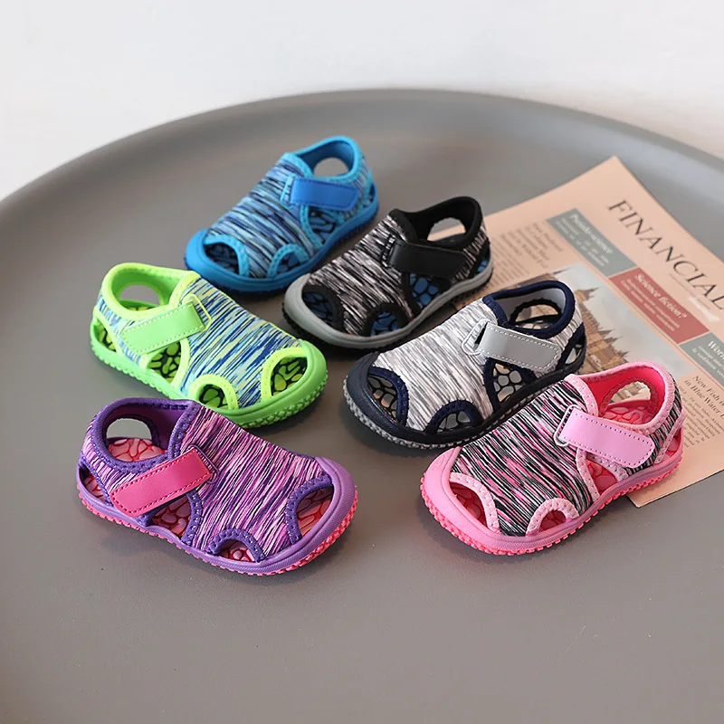 Sandały dziecięce 2026 Letnie buty plażowe dla dzieci Sportowe sandały szybkoschnące Unisex Chłopięce Dziewczęce Casualowe sandały z zakrytymi palcami
