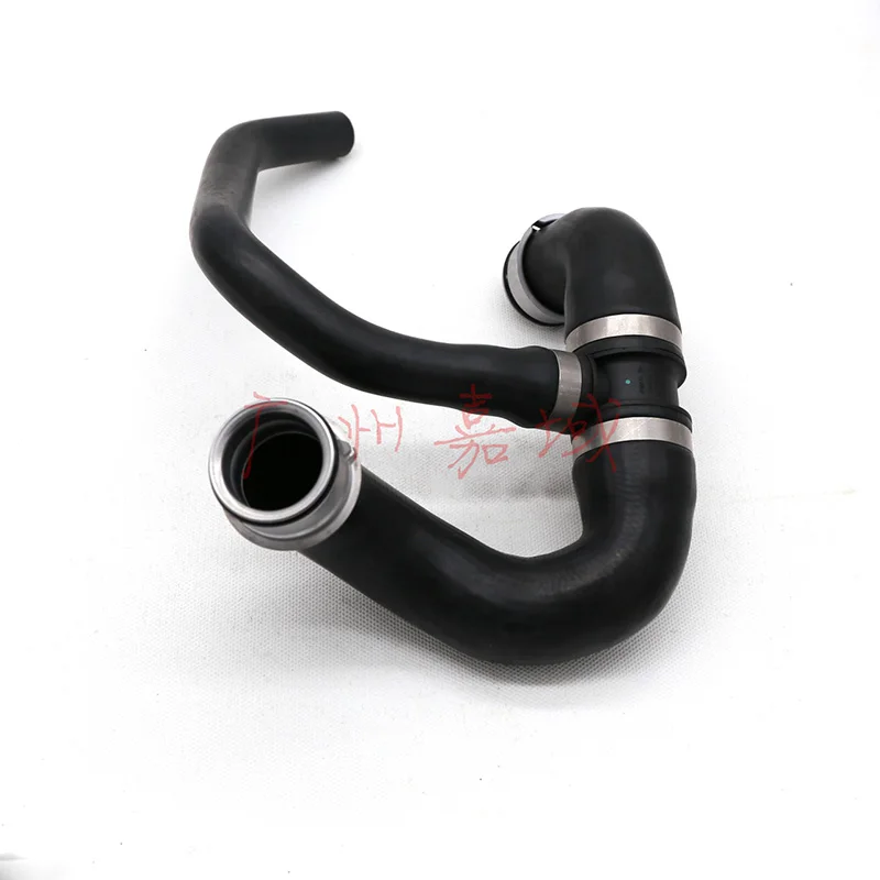 Car Lower Radiator Coolant Hose For Mercedes-Benz 3500 2X 2014-2017 9065011482