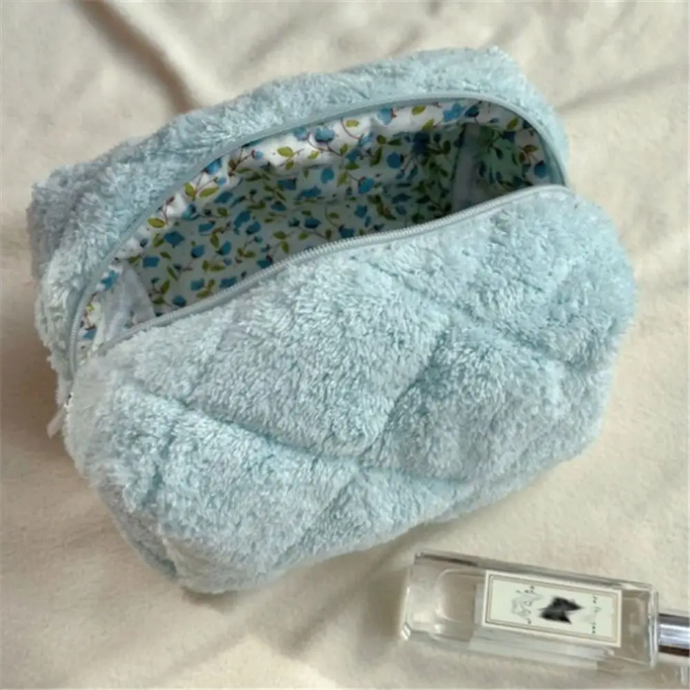 Cute Large Capacity Cosmetic Bag Pure Color Portable Design Toiletry Bag Plush Material Kawaii Style Storage Bag Washbag