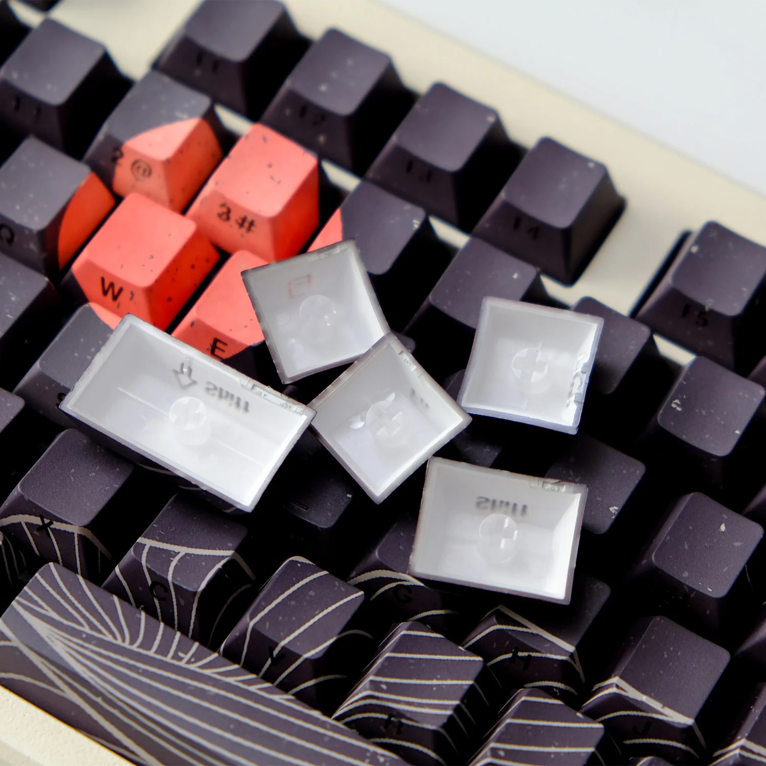 135 مفتاحًا شروق الشمس PBT أغطية مفاتيح مزدوجة النار طباعة جانبية تألق من خلال غطاء مفاتيح ملف تعريف الكرز لأغطية لوحة المفاتيح الميكانيكية MX Switch