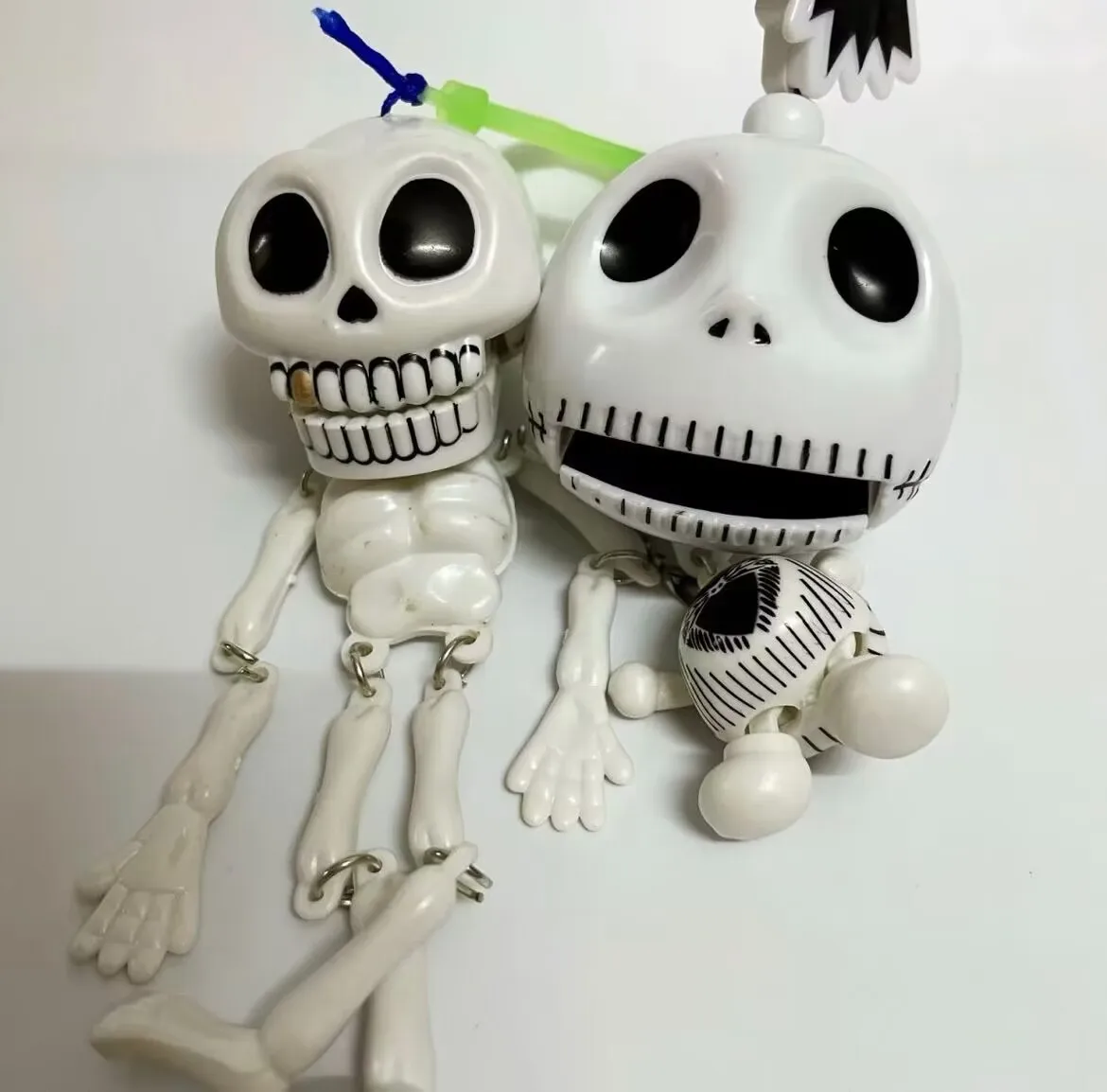 Funny Drawstring Bizarre Skeleton Key Chain Women Bag Keychain Men Car Skull Keyring Halloween Doll Girl Boy Party Gift