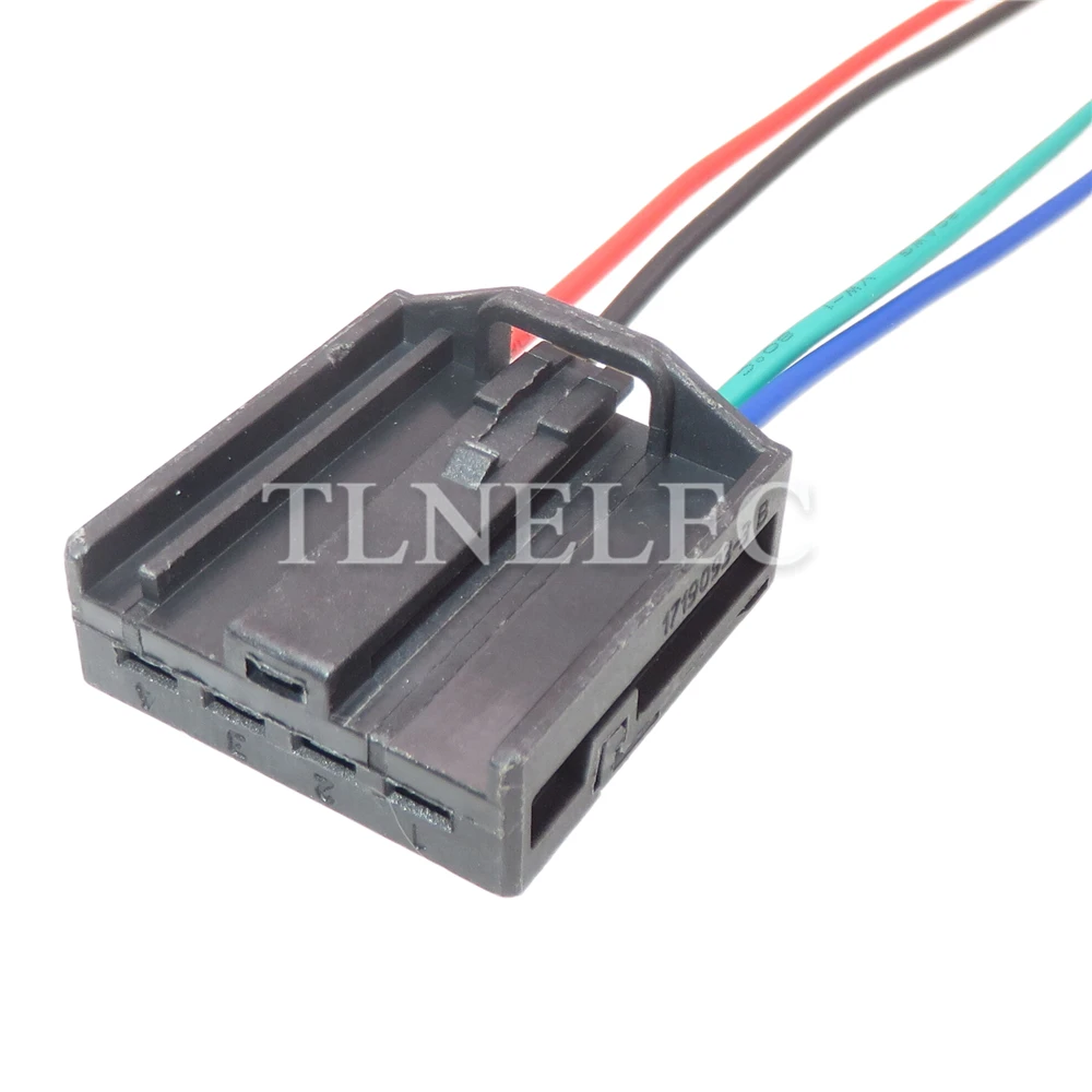 4 Pin Way รถยนต์วูฟเฟอร์ Unsealed ซ็อกเก็ตสายไฟที่เชื่อมต่อสายไฟสำหรับ BMW 1719093-1 1719093-3B